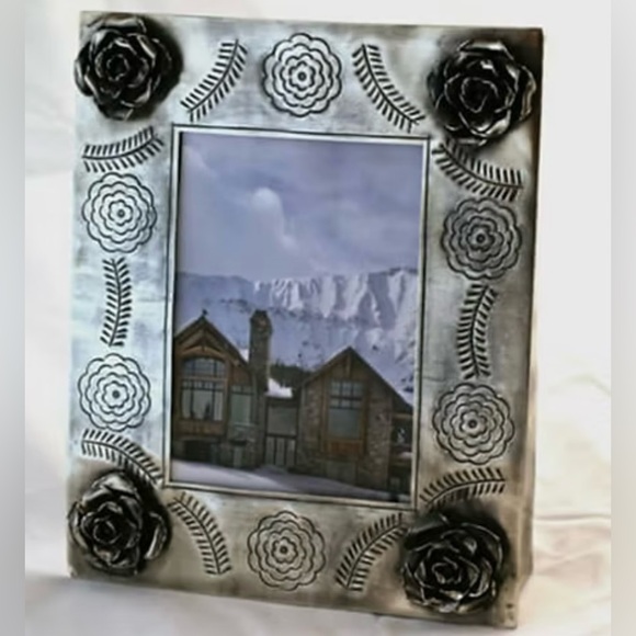 J. J Alexander Handcrafted Silver Dimensional Floral Photo Picture Frame OOAK - Picture 1 of 10